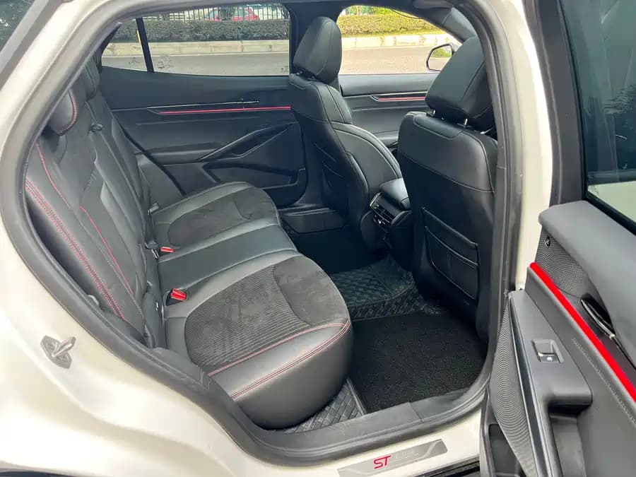 Ford EVOS - фото 10