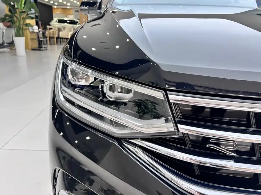 Volkswagen Tiguan - фото 10
