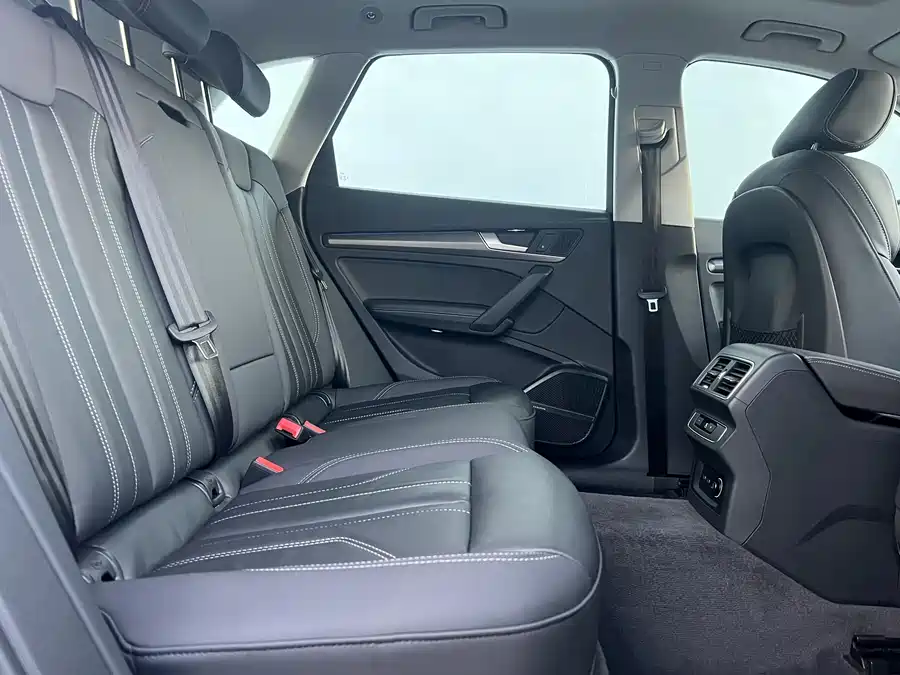 Audi Q5 - фото 7