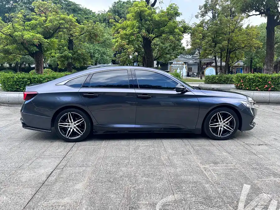 Honda Accord - фото 8