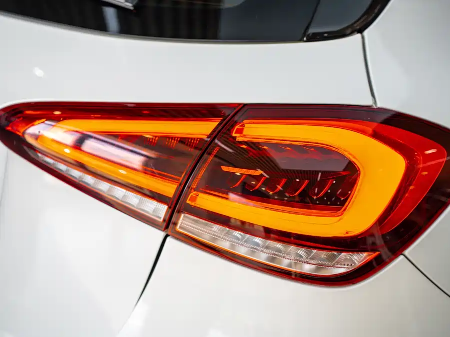 Mercedes A-Class - фото 12