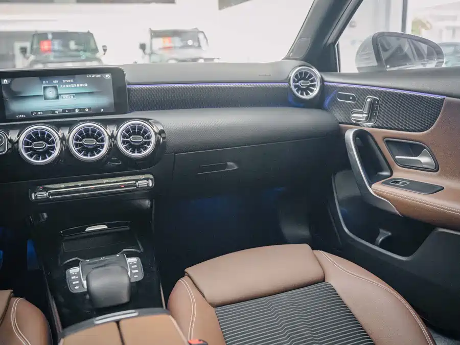 Mercedes A-Class - фото 21