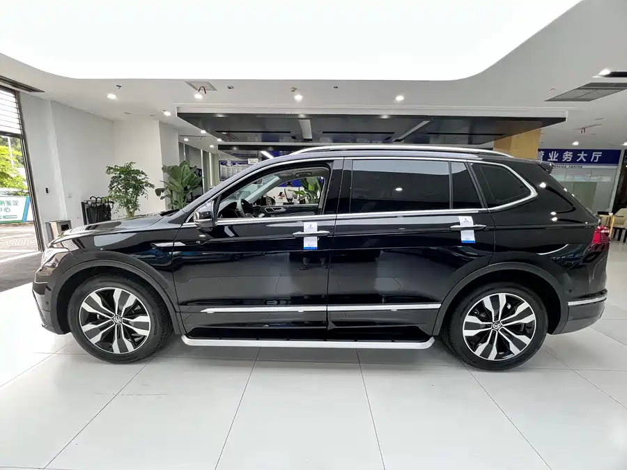 Volkswagen Tiguan - фото 5